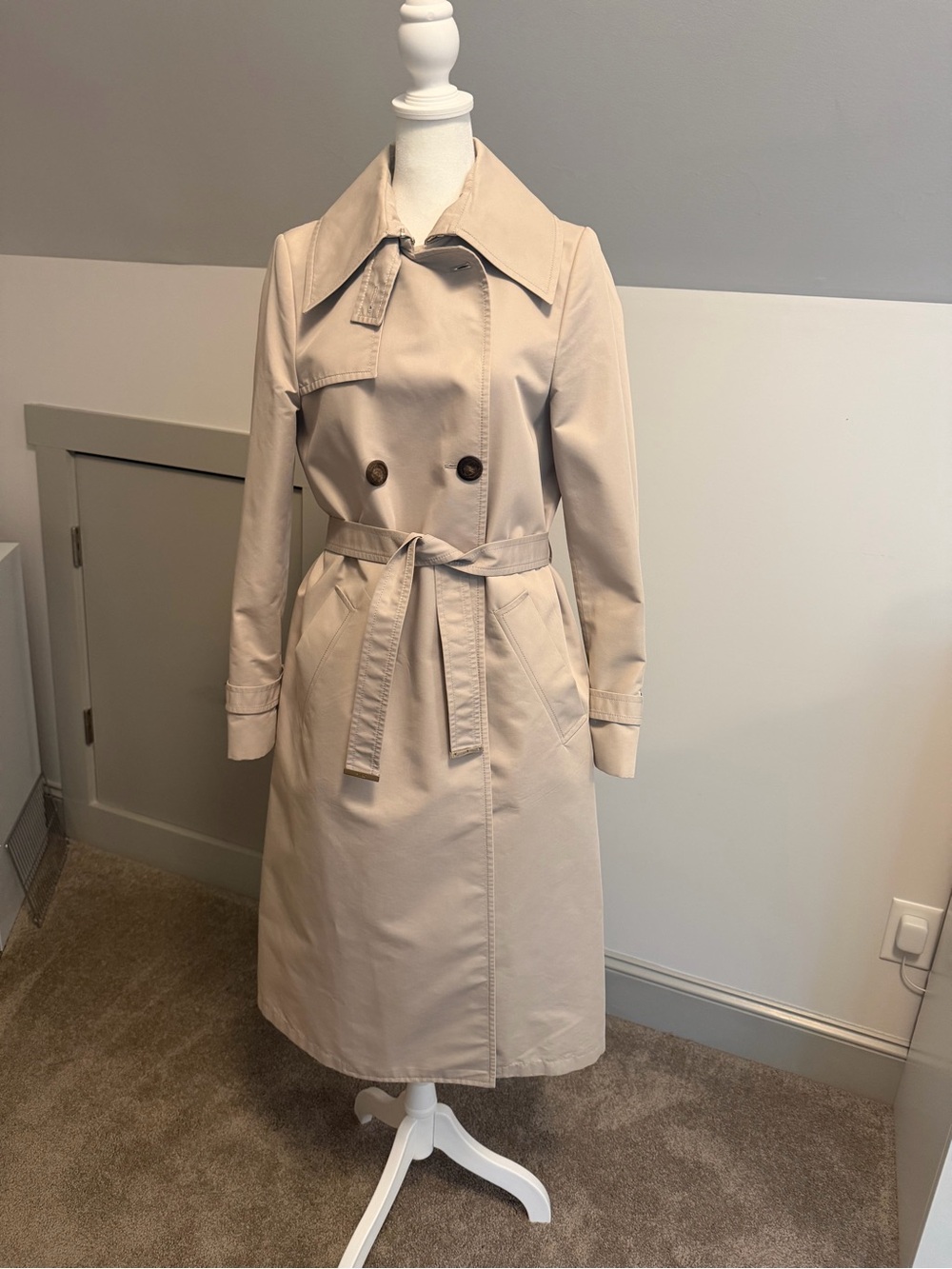 GUCCI Vintage Beige Double Breasted Trench Coat Belted IT 40 US 4 6 Crest Logo⁠